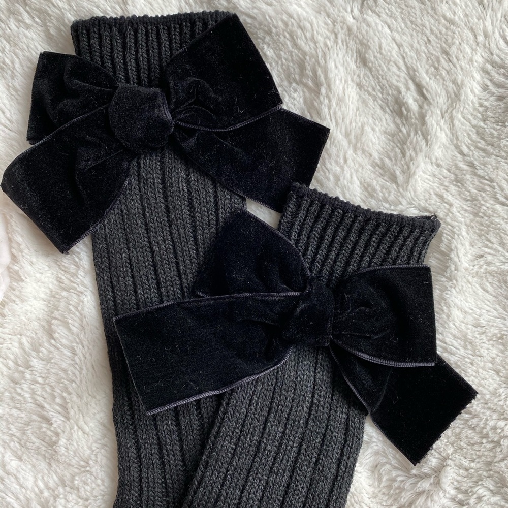 ✨SOLD✨Baby Girl Knee High Socks With Bow 🎀 - Picture 2 of 6